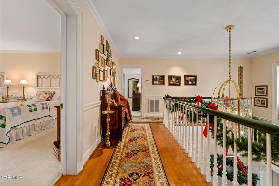 Photo #37: 5 Llewellyn Wood 