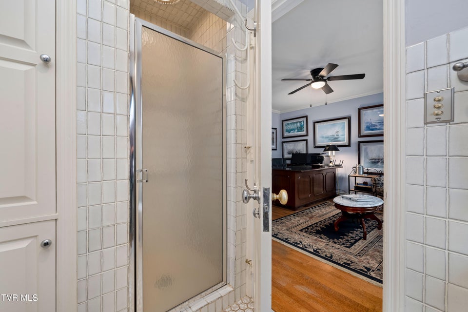 Photo #53: 5 Llewellyn Wood 