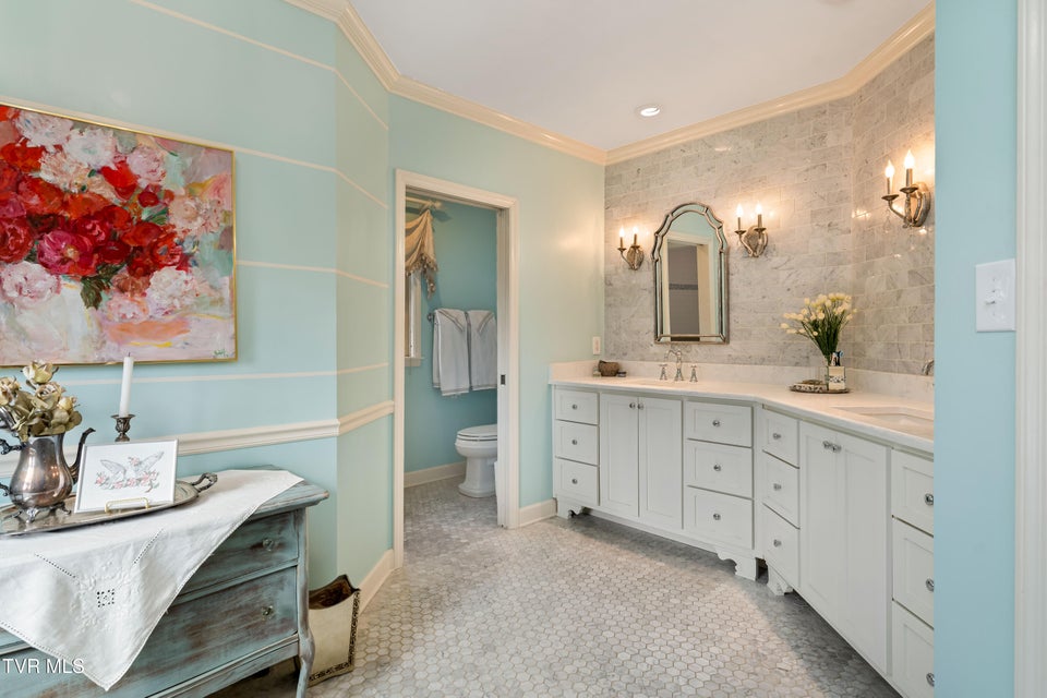 Photo #41: 5 Llewellyn Wood 