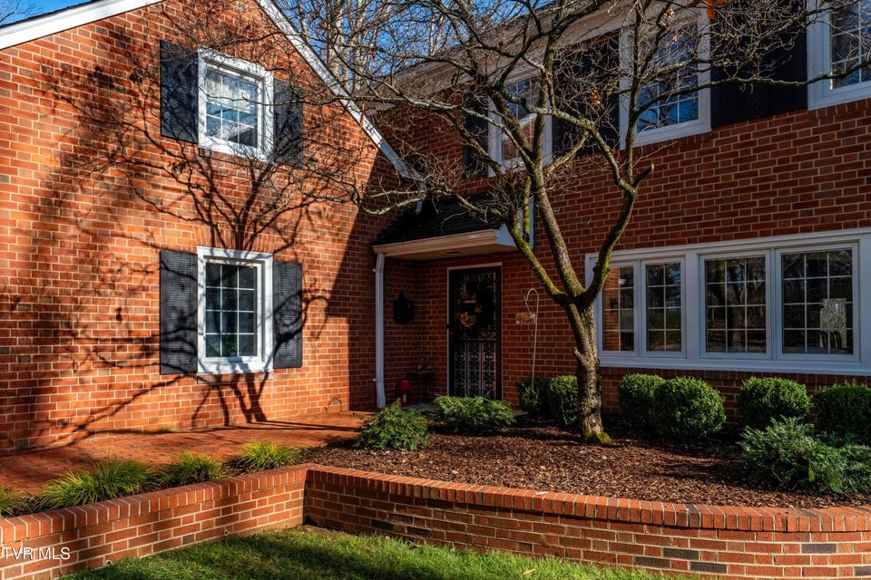 Photo #84: 5 Llewellyn Wood 