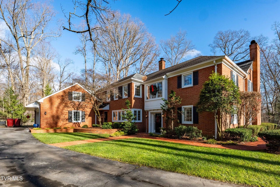 Photo #2: 5 Llewellyn Wood 