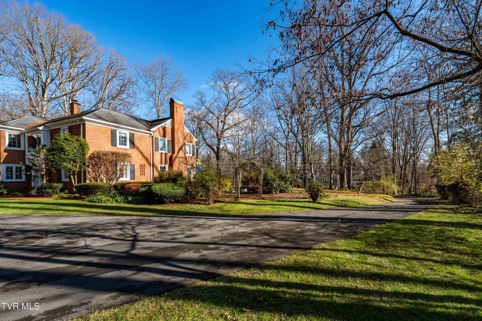 Photo #83: 5 Llewellyn Wood 