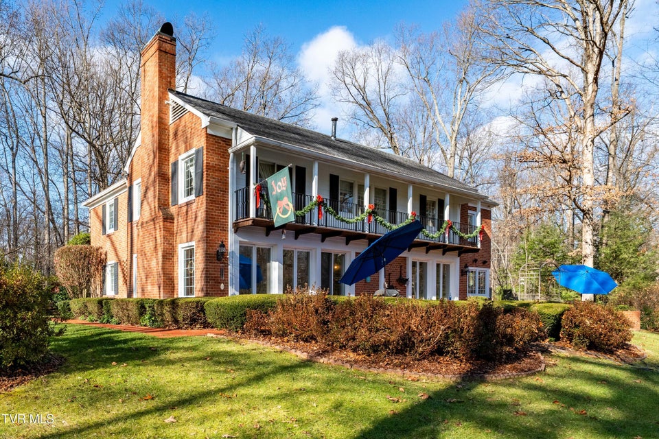 Photo #81: 5 Llewellyn Wood 