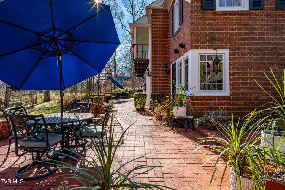 Photo #76: 5 Llewellyn Wood 