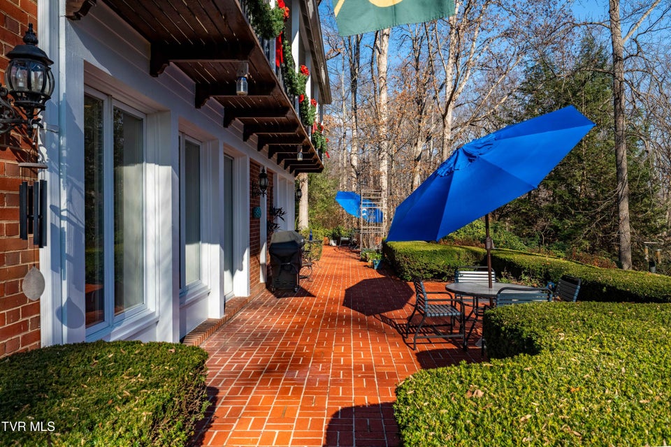 Photo #62: 5 Llewellyn Wood 