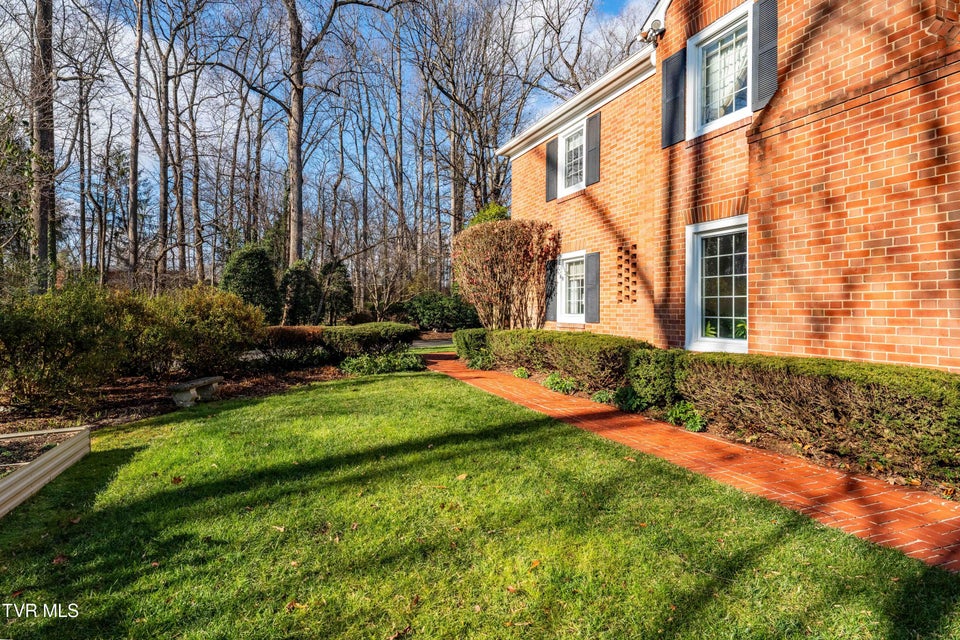 Photo #63: 5 Llewellyn Wood 