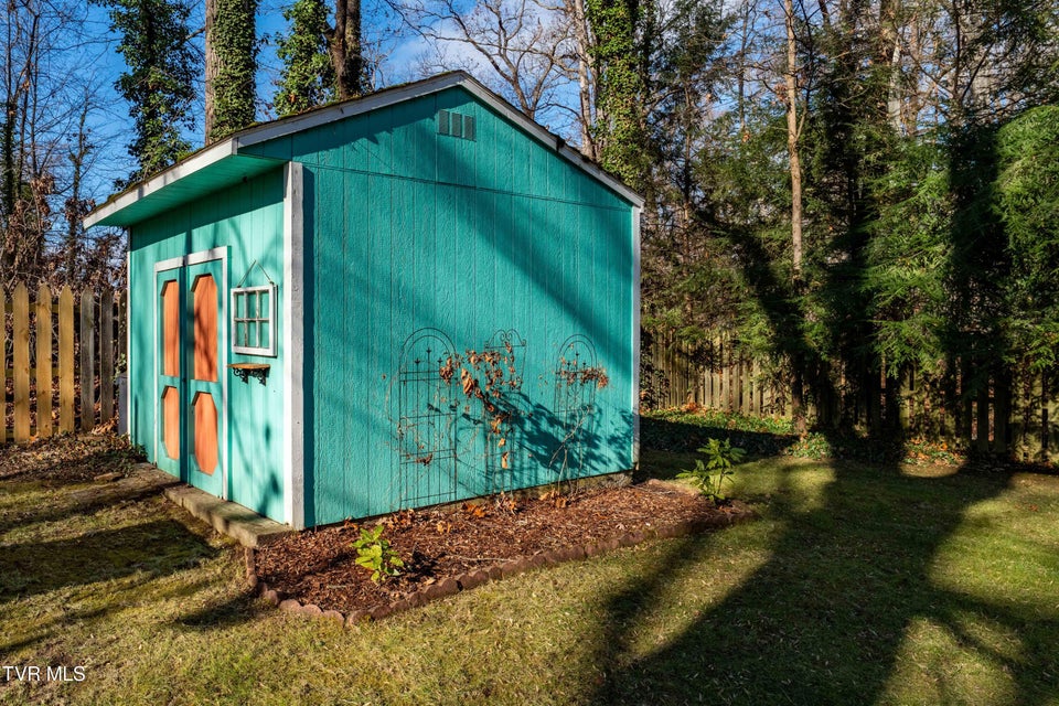 Photo #69: 5 Llewellyn Wood 