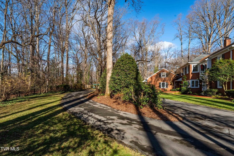 Photo #72: 5 Llewellyn Wood 