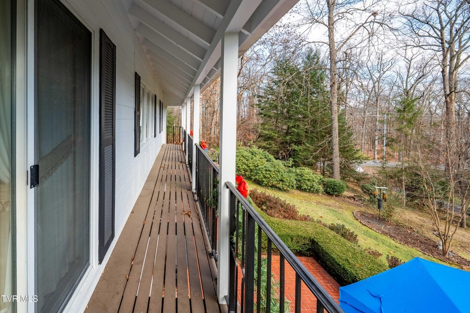 Photo #73: 5 Llewellyn Wood 