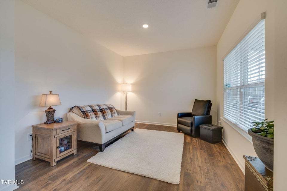 Photo #16: 624 Barley Loop