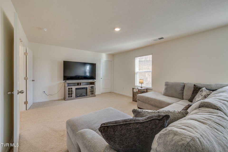 Photo #30: 624 Barley Loop