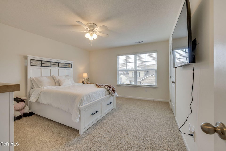 Photo #31: 624 Barley Loop