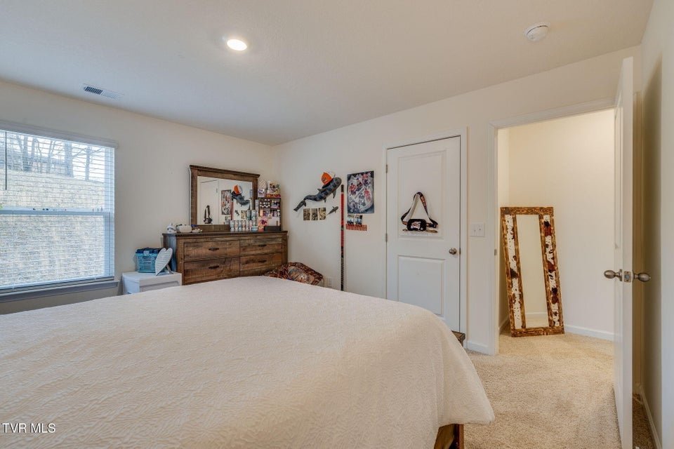 Photo #36: 624 Barley Loop