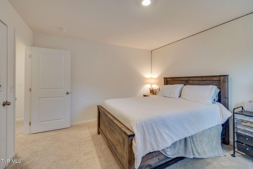 Photo #37: 624 Barley Loop