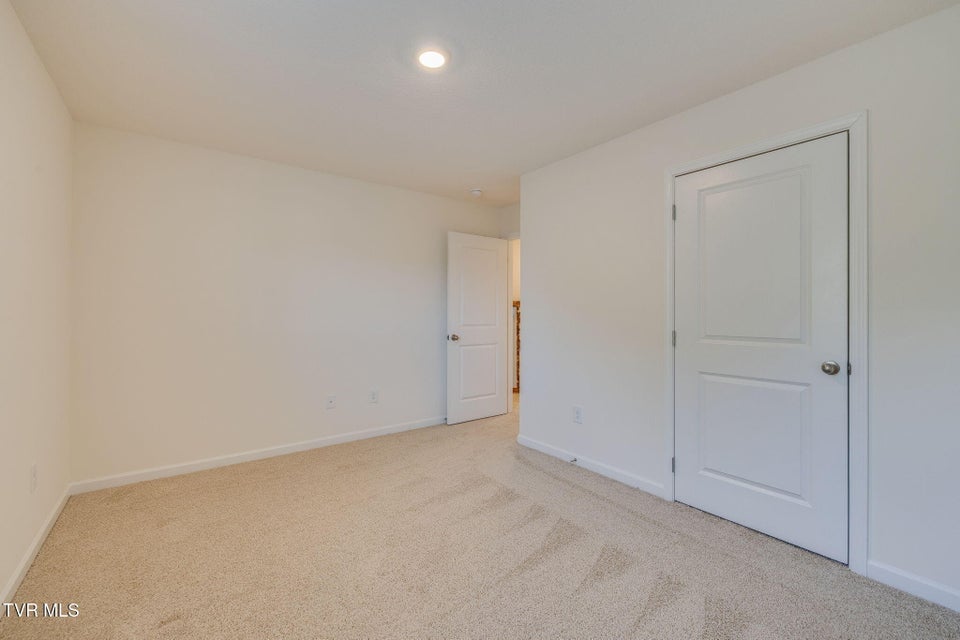 Photo #40: 624 Barley Loop