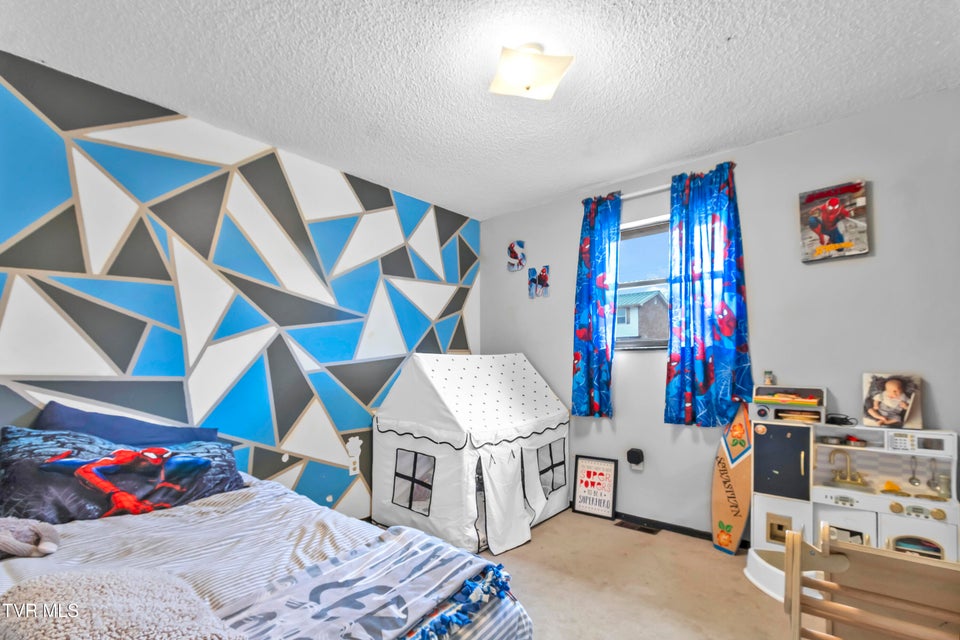 Photo #16: 935 Ragle Street