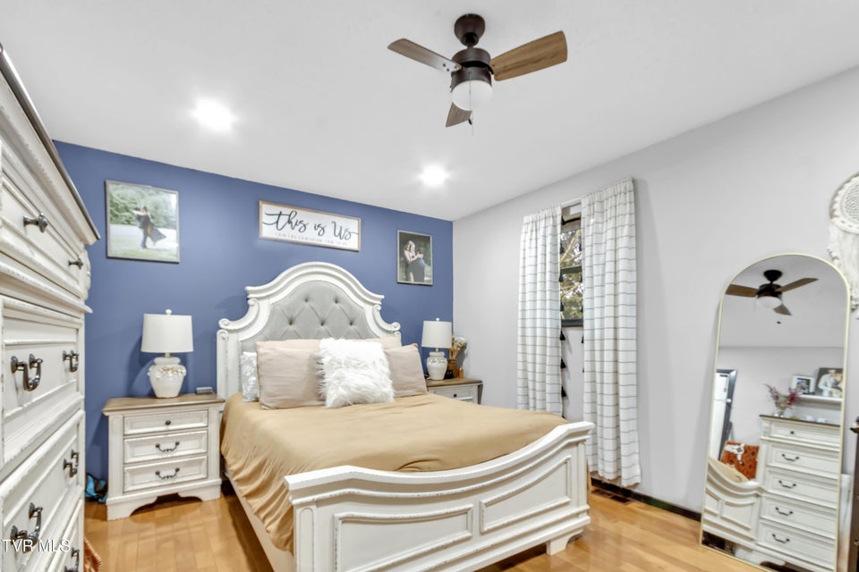 Photo #11: 935 Ragle Street