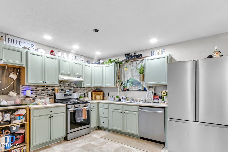 Photo #5: 935 Ragle Street