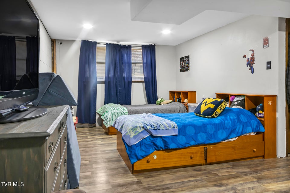 Photo #18: 935 Ragle Street