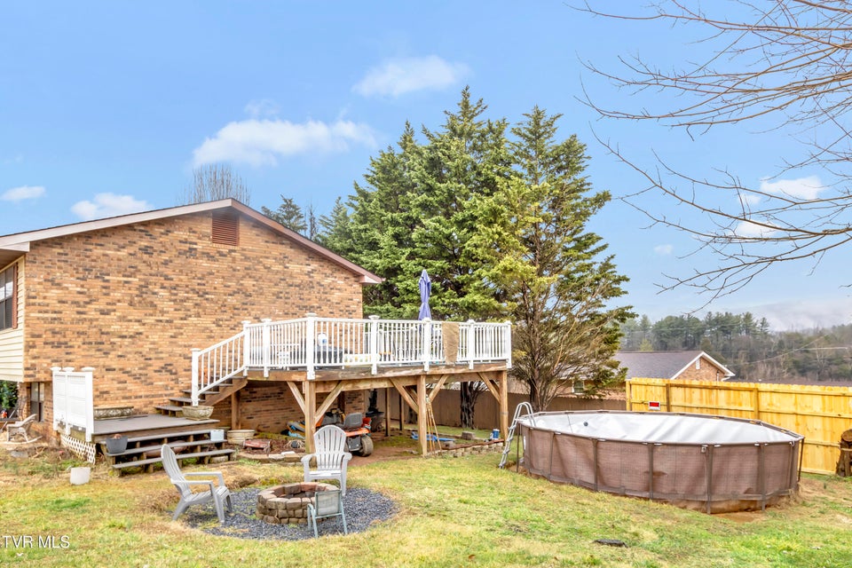 Photo #4: 935 Ragle Street