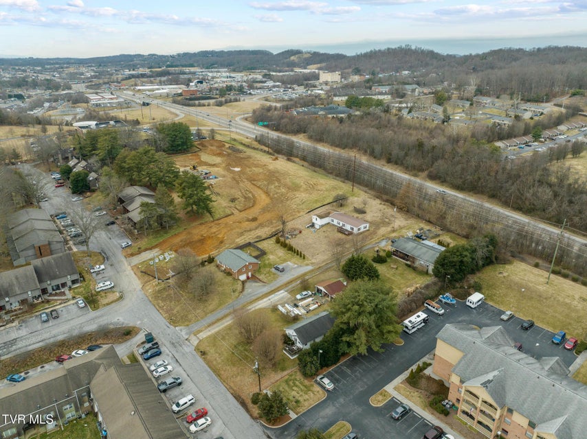 Photo #11: 3201 1/2 Lyndall Street