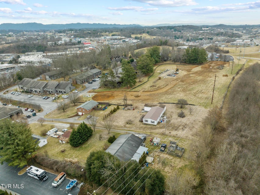 Photo #17: 3201 1/2 Lyndall Street