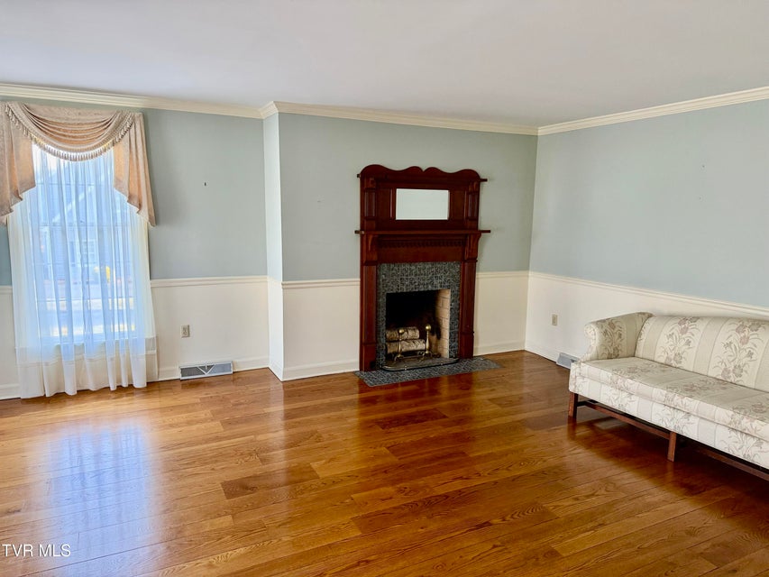 Photo #38: 244 Roscommon Drive