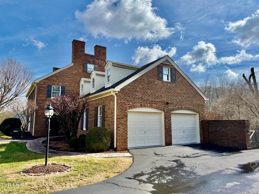 Photo #4: 244 Roscommon Drive