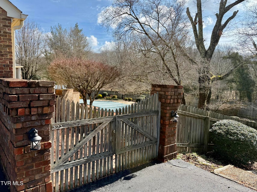 Photo #16: 244 Roscommon Drive