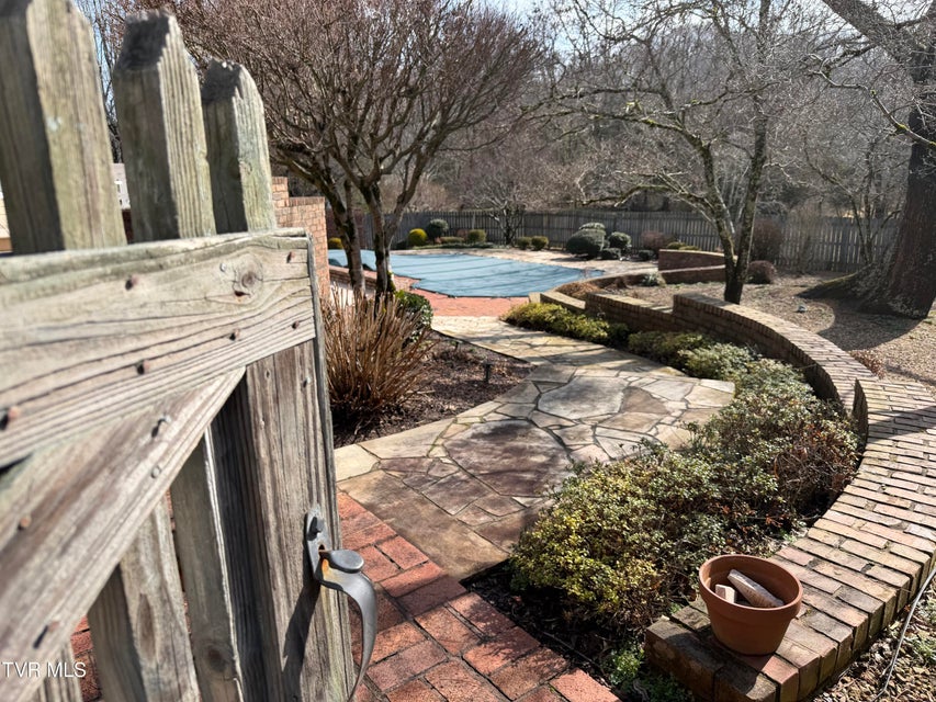 Photo #22: 244 Roscommon Drive