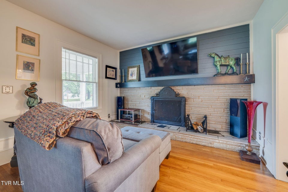 Photo #6: 604 Bravo Street