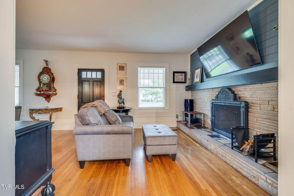 Photo #7: 604 Bravo Street