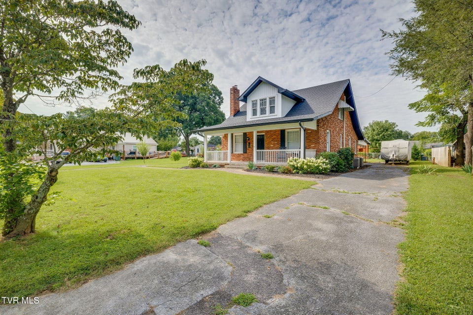 Photo #46: 604 Bravo Street