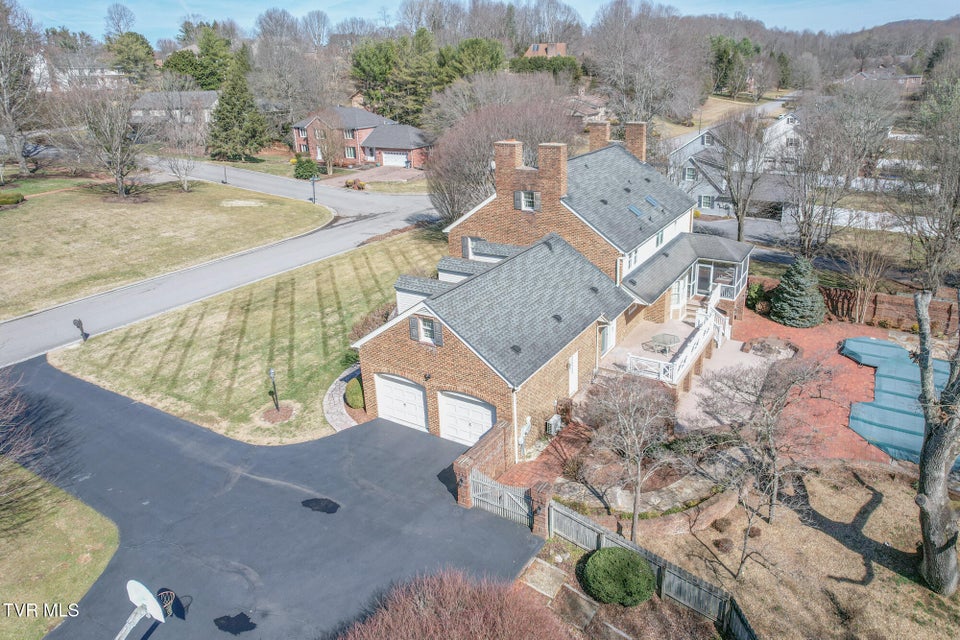 Photo #12: 244 Roscommon Drive