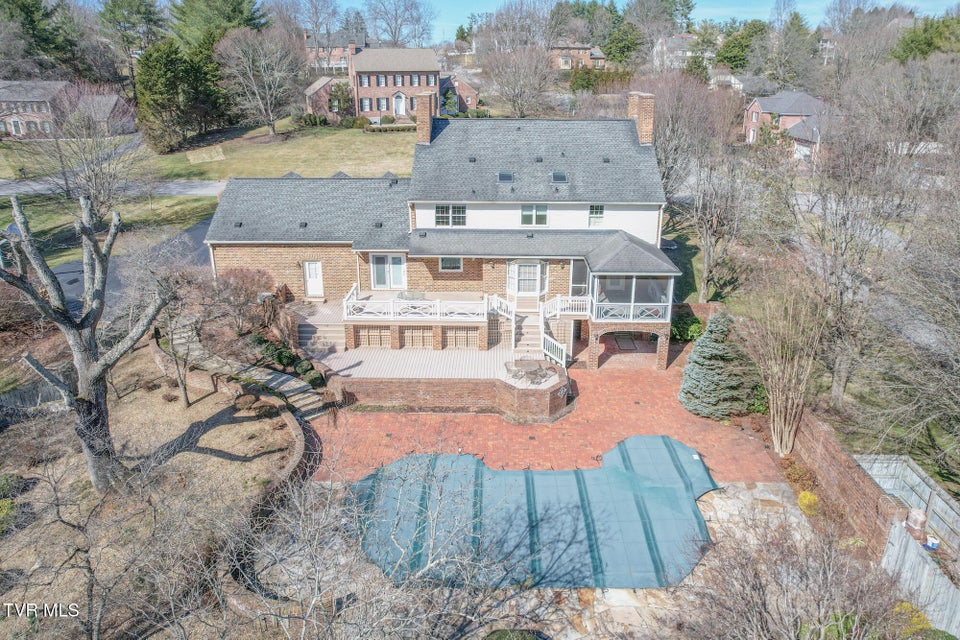 Photo #13: 244 Roscommon Drive