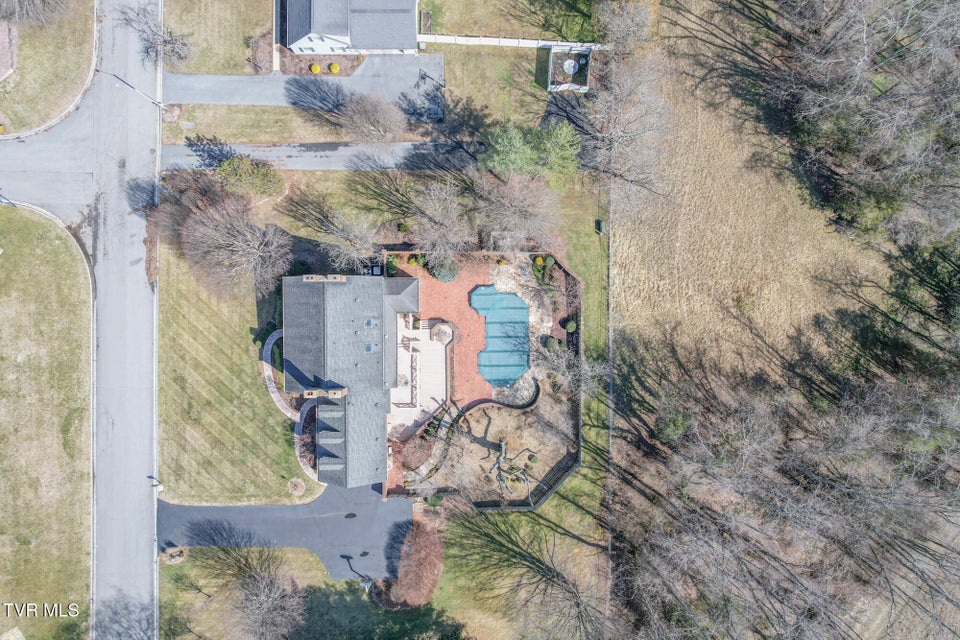 Photo #14: 244 Roscommon Drive