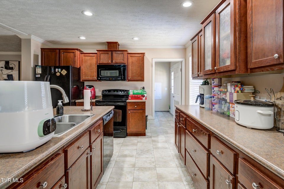 Photo #10: 918 Hopson Street