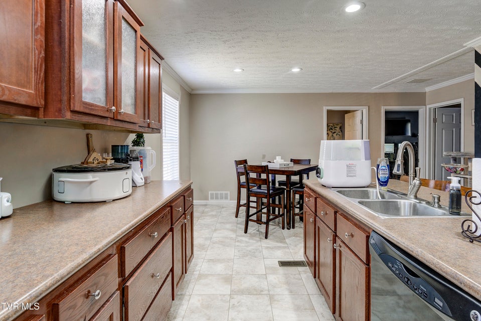 Photo #11: 918 Hopson Street