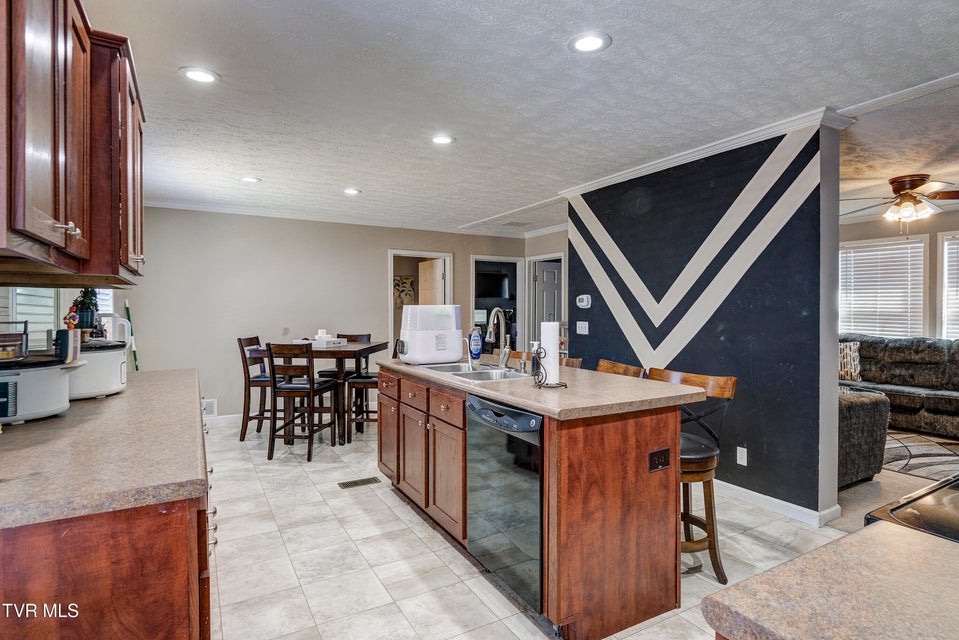 Photo #15: 918 Hopson Street