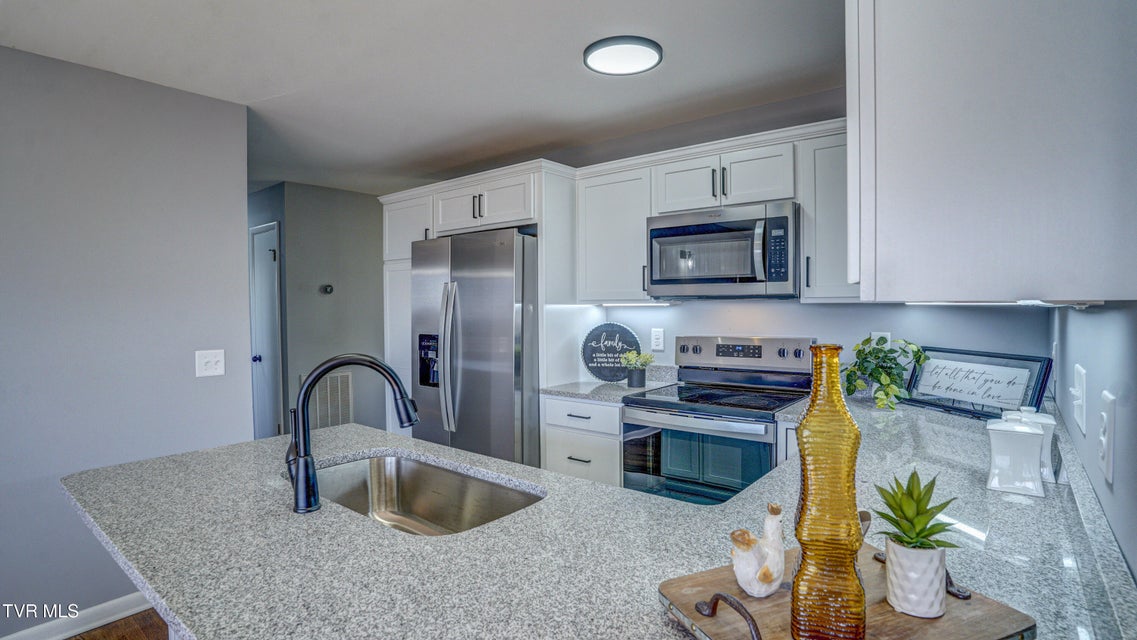 Photo #16: 545 Bays View Road