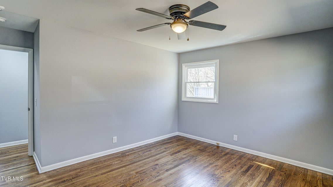 Photo #31: 545 Bays View Road