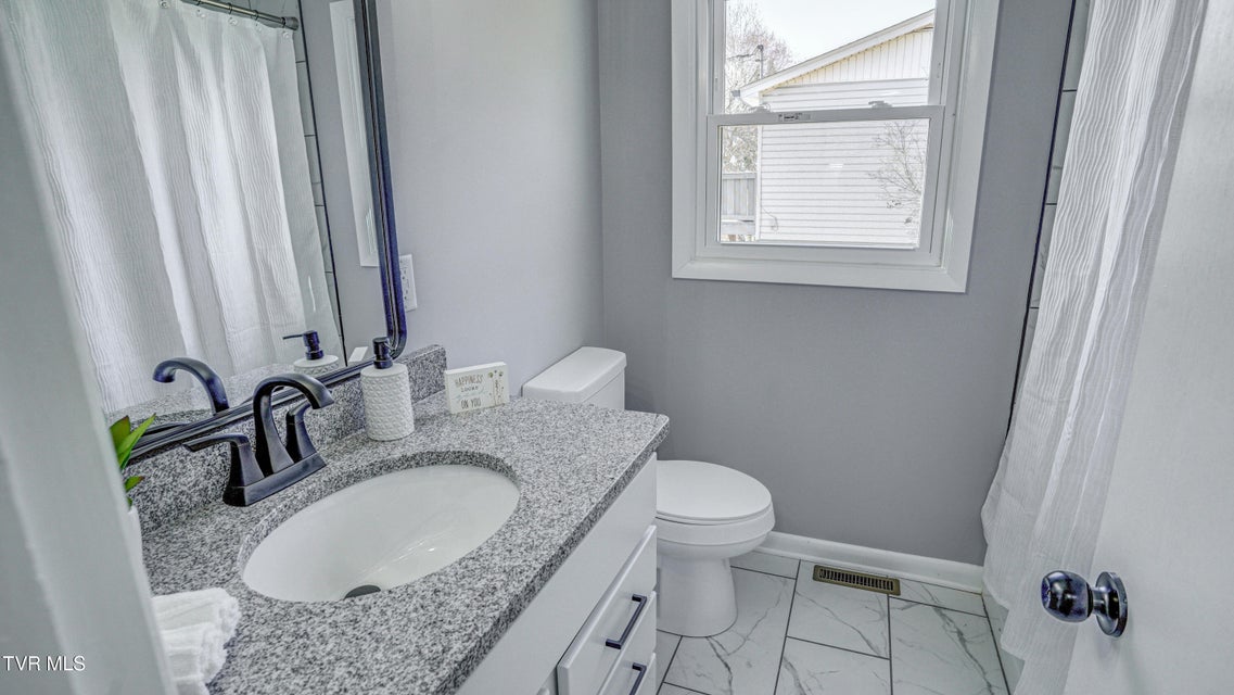 Photo #34: 545 Bays View Road