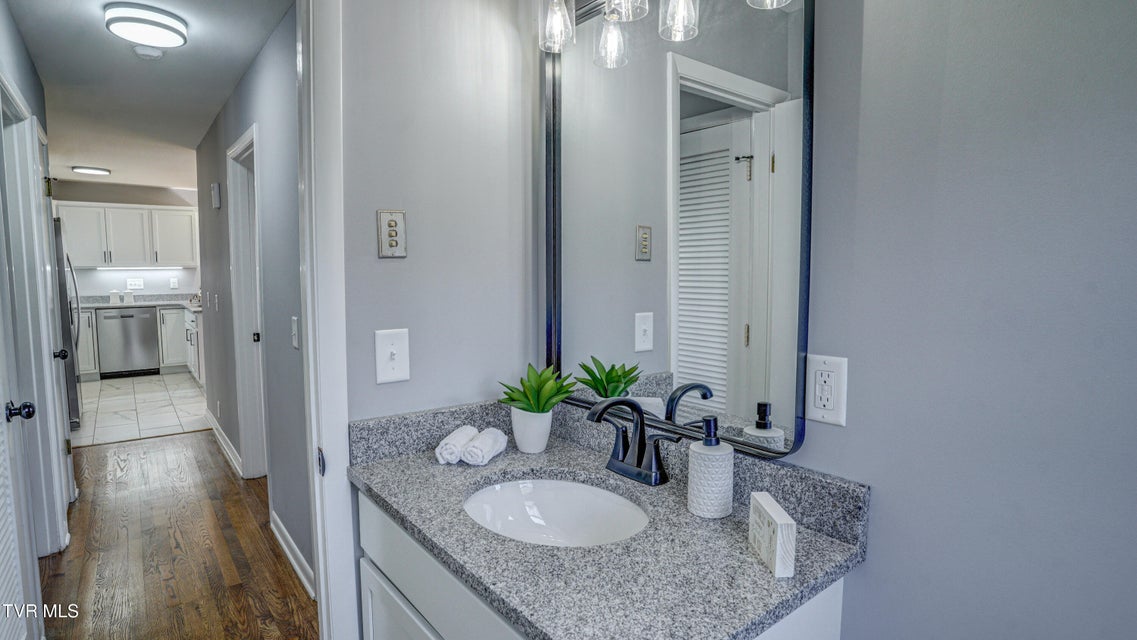 Photo #36: 545 Bays View Road