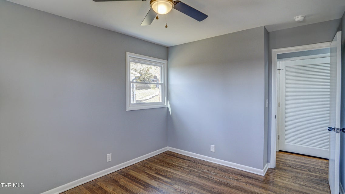 Photo #40: 545 Bays View Road