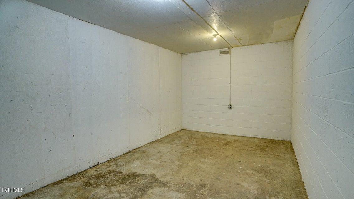 Photo #46: 545 Bays View Road