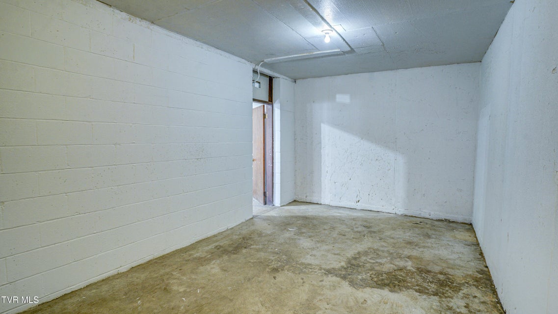 Photo #48: 545 Bays View Road