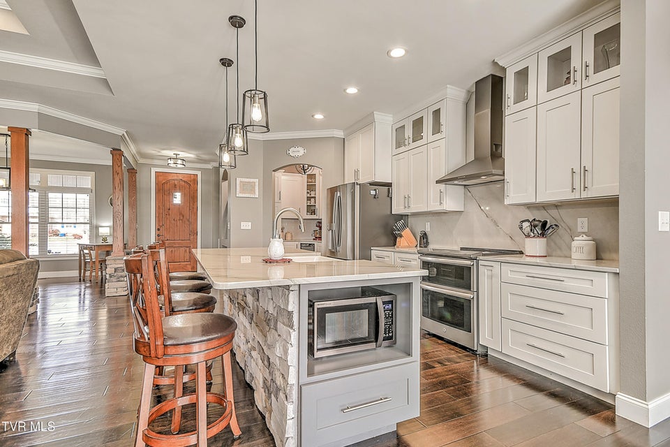 Photo #7: 306 Saddle Ridge Court