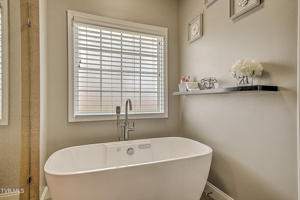 Photo #15: 306 Saddle Ridge Court