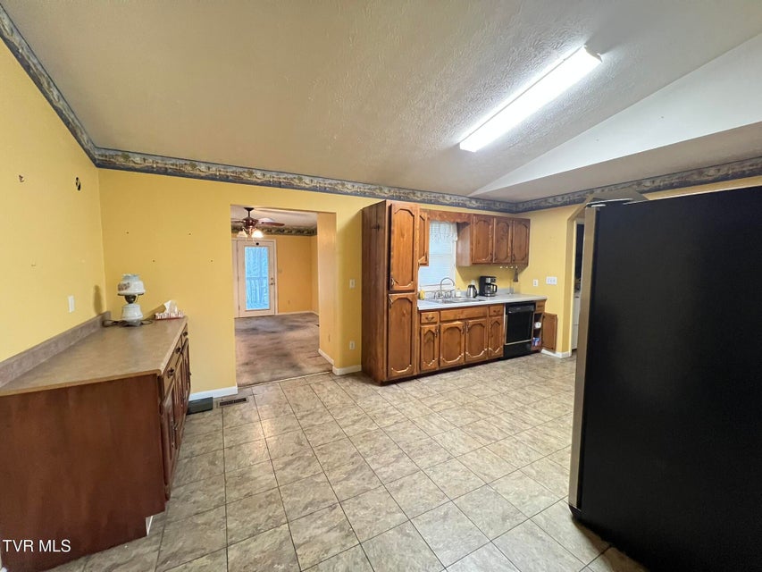 Photo #12: 207 Crest Drive