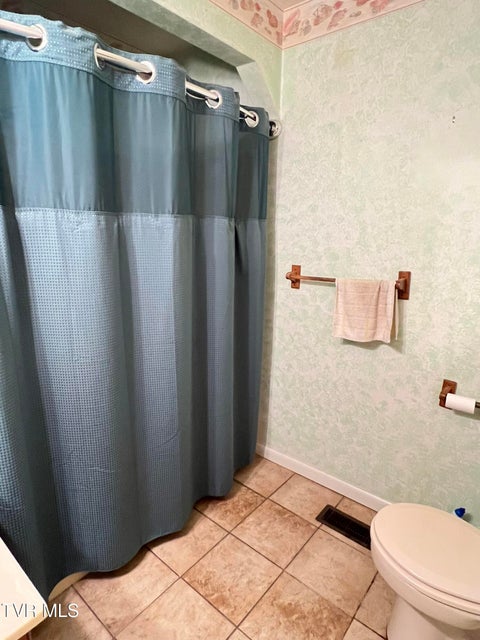 Photo #24: 207 Crest Drive